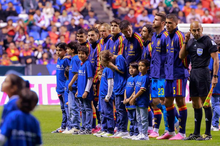Selección de España en el Estadio Cuauhtémoc, en Puebla