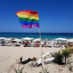 Playas nudistas de Ibiza 2026: cu&aacute;les son, d&oacute;nde est&aacute;n y qu&eacute; diferencia a cada una