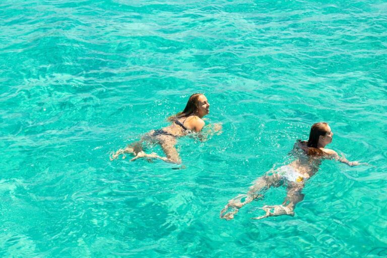 Cinco aventuras acu&aacute;ticas para descubrir la Ibiza m&aacute;s salvaje este verano