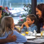 Restaurantes para familias en Ibiza: cuatro lugares donde disfrutar juntos de la mesa