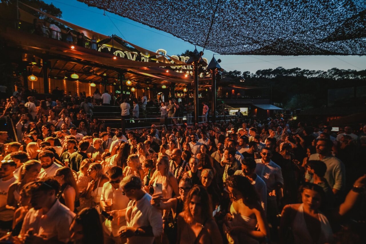 Cova Santa Presents Arodes: una noche de m&uacute;sica electr&oacute;nica bajo las estrellas