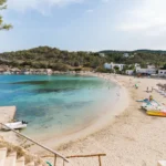D&oacute;nde encontrar el agua m&aacute;s c&aacute;lida de Ibiza: las playas que mejor conservan la temperatura