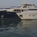 Un vertido de aguas residuales apesta el puerto de Ibiza