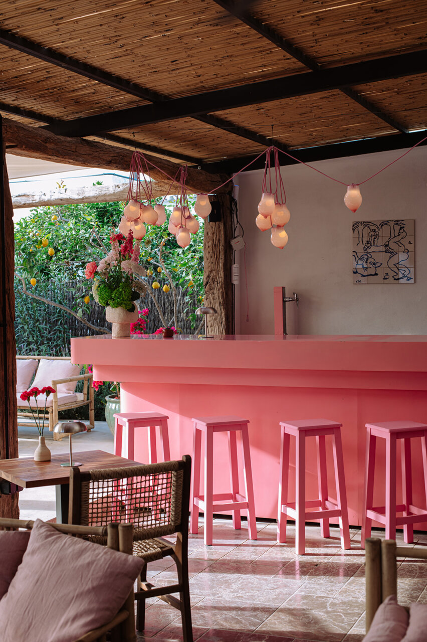 Mira Lounge