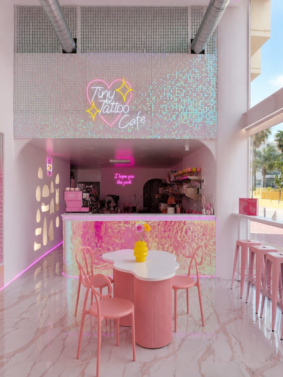 Tiny Tattoo Caf&eacute;
