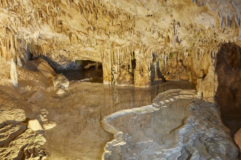 Cova de Can Marçà