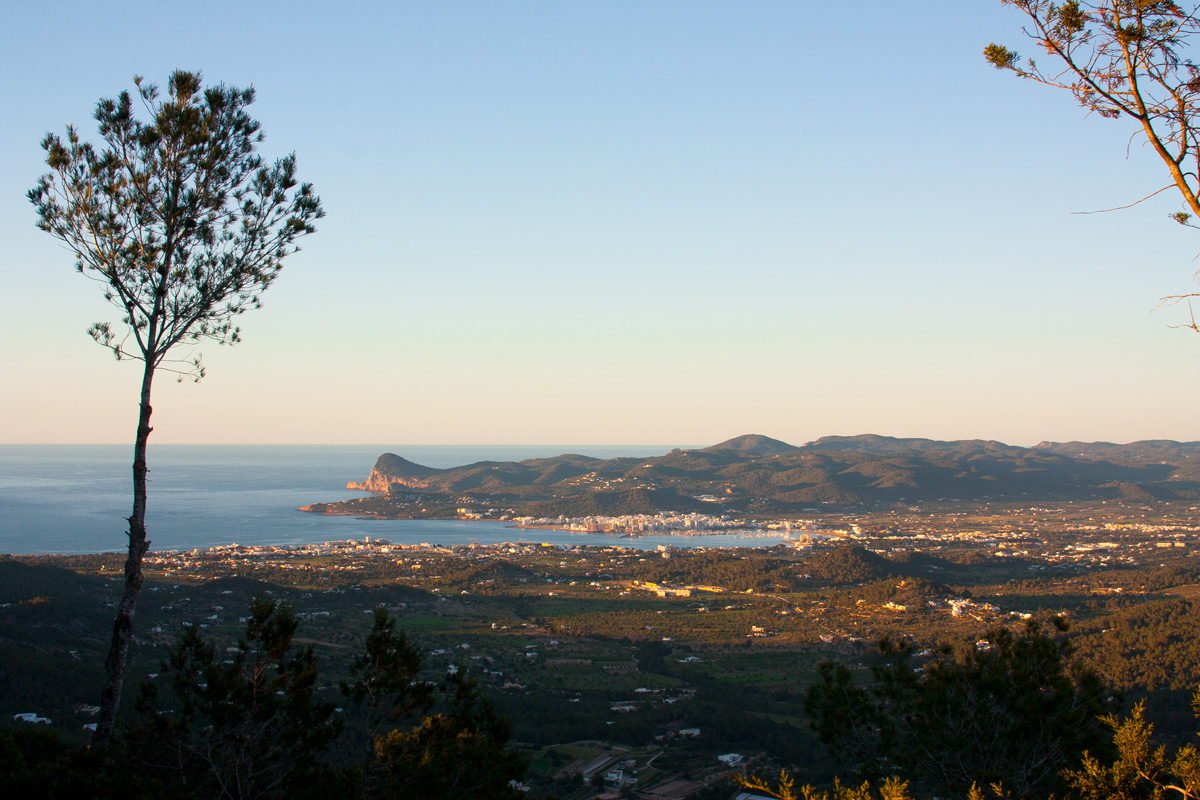 Cala de Bou y la bahía de Sant Antoni