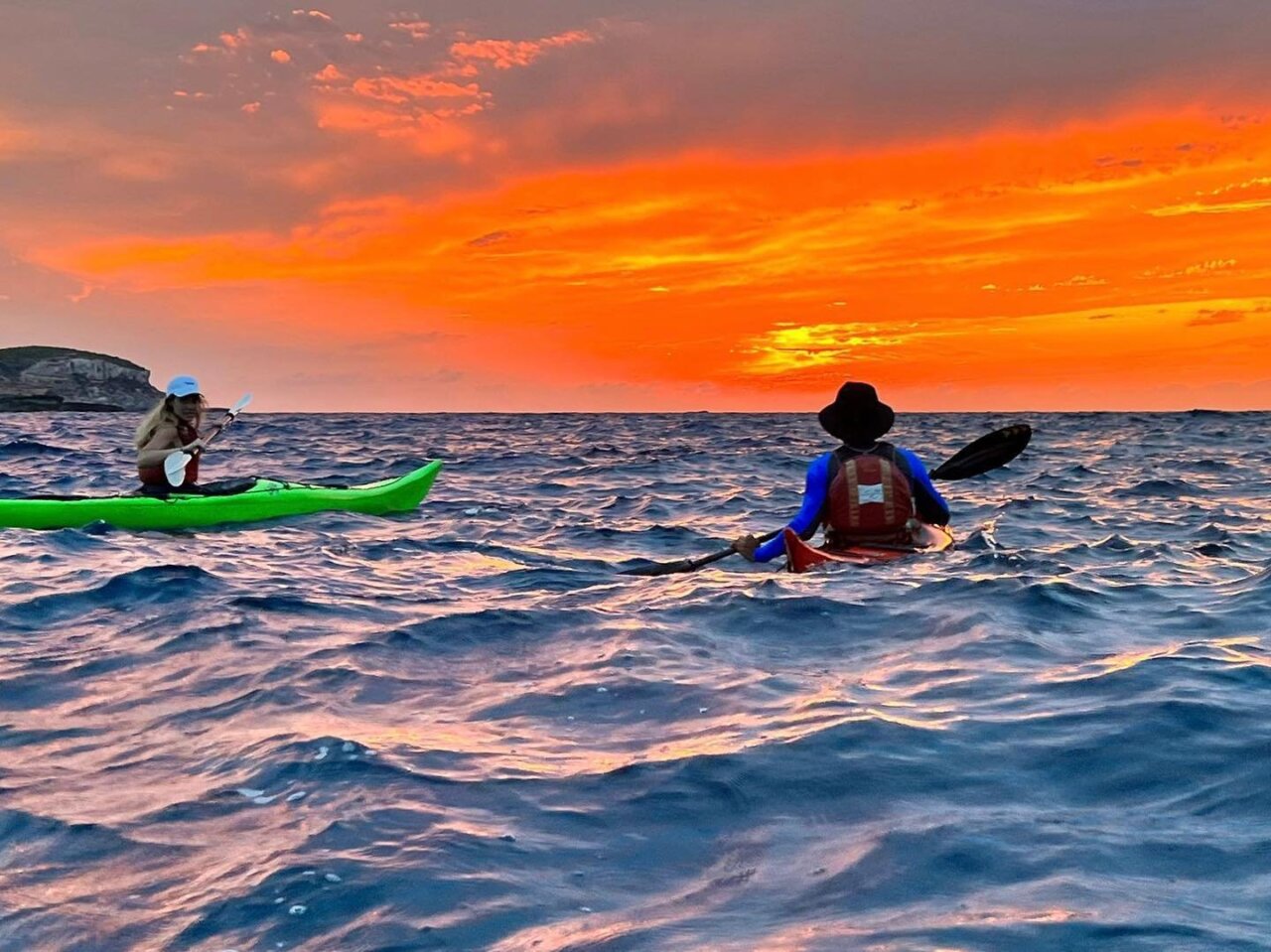 Excursi&oacute;n en kayak al atardecer desde Portinatx