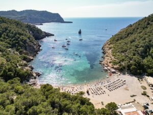 Cala Benirr&aacute;s