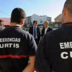 Accidente mortal en Curtis: una furgoneta choca con un turismo y acaba empotrada contra un camión