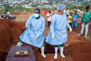 Crece la preocupaci&oacute;n por los casos de &eacute;bola en &Aacute;frica