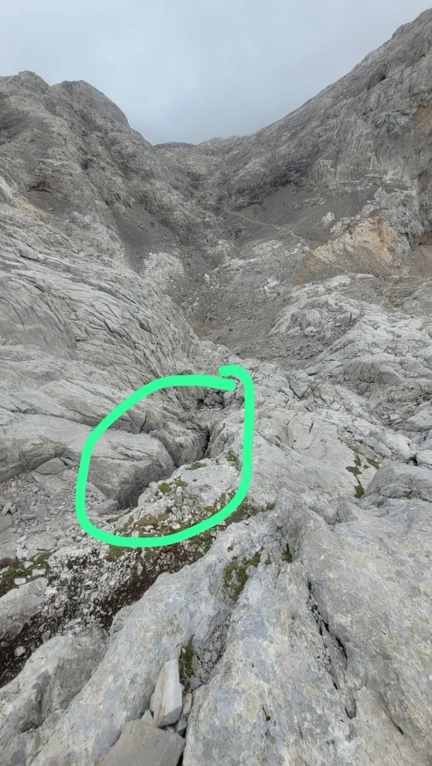 Sima de Picos de Europa de la que se han retirado residuos