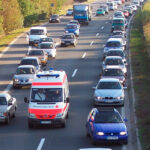 Una ambulancia en la autopista