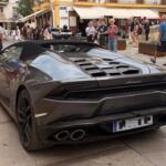 Lamborghini mal aparcado en Ibiza
