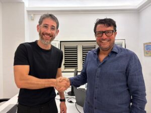 Javier Campos (izquierda) nuevo Director, y Agustín Sintes, (derecha) editor y fundador. La Voz de Ibiza