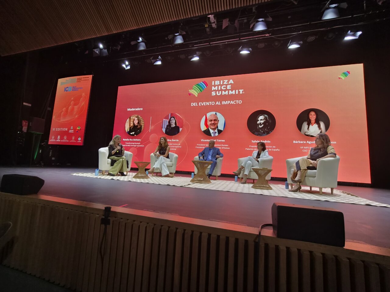 Vicent Mar&iacute;, en la mesa redonda sobre el turismo de congresos.