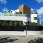Una calle de una urbanización de lujo de Ibiza, epicentro la trama de la operación contra el narcoblanqueo